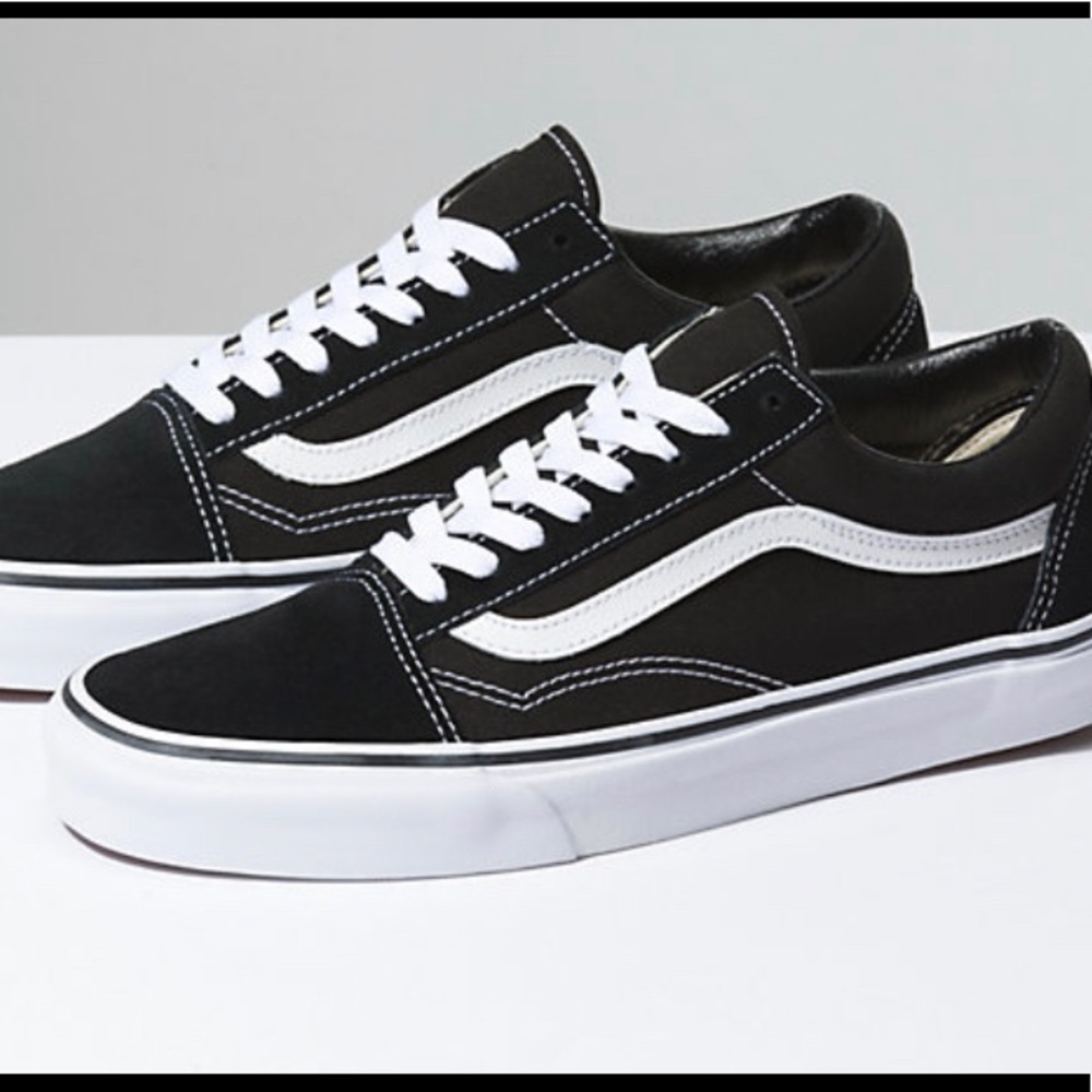super cute black and white vans